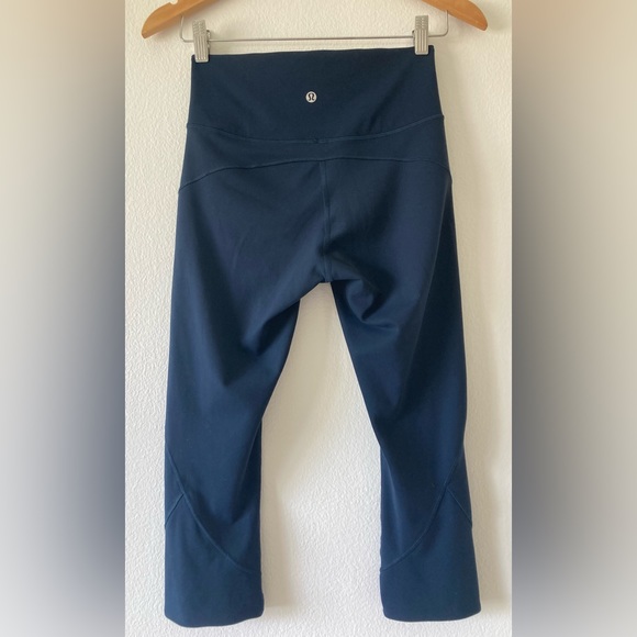 Lululemon In Movement Crop *Everlux 19* Leggings Midnight Navy -size 6 - Picture 7 of 16